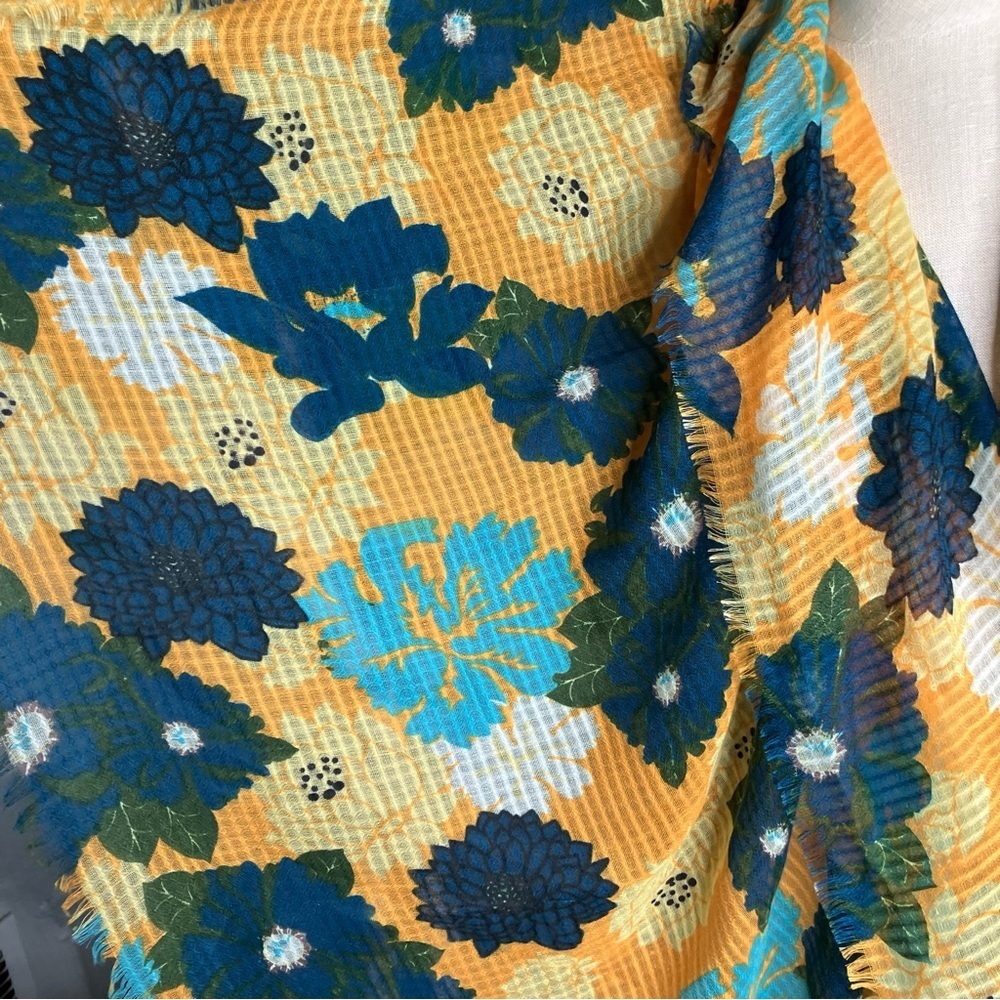 Zara Retro Floral Wrap Scarf - Picture 4 of 5